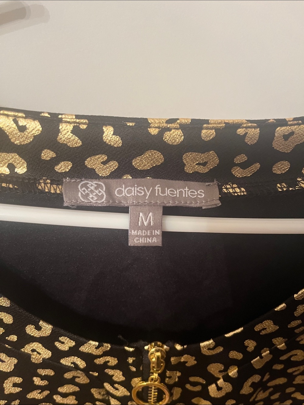 Daisy Fuentes Black Top with Gold Metallic Leopard Print - Picture 3 of 5
